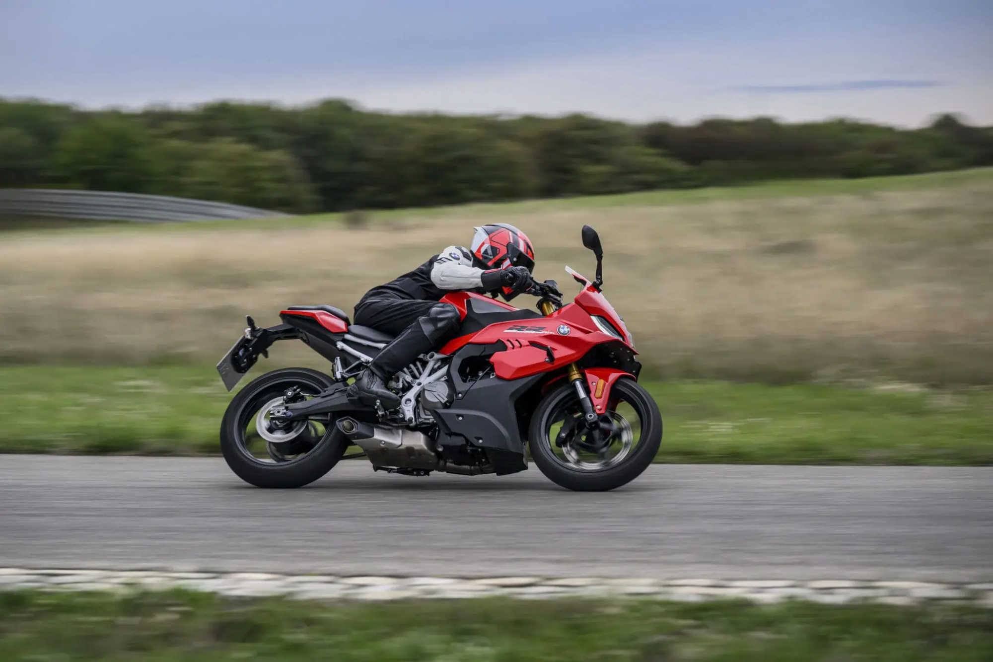 Новый BMW F 450 RR: спортбайк класса A2 мощностью 48 л. с. Новый BMW F 450 RR: спортбайк класса A2 мощностью 48 л. с.