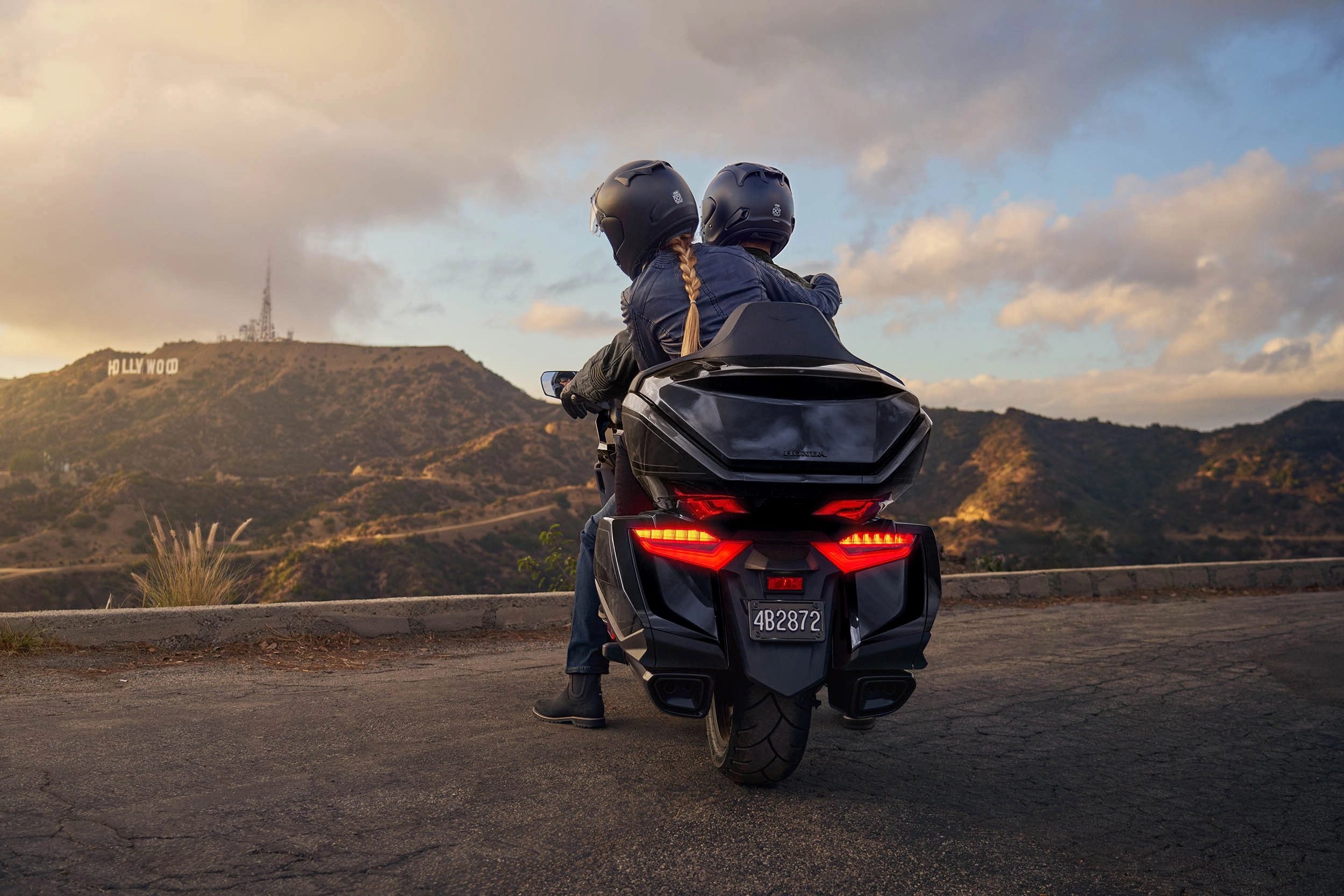 Honda GL1800 Gold Wing Tour 2027: новые цвета и технические подробности Honda GL1800 Gold Wing Tour 2027: новые цвета и технические подробности