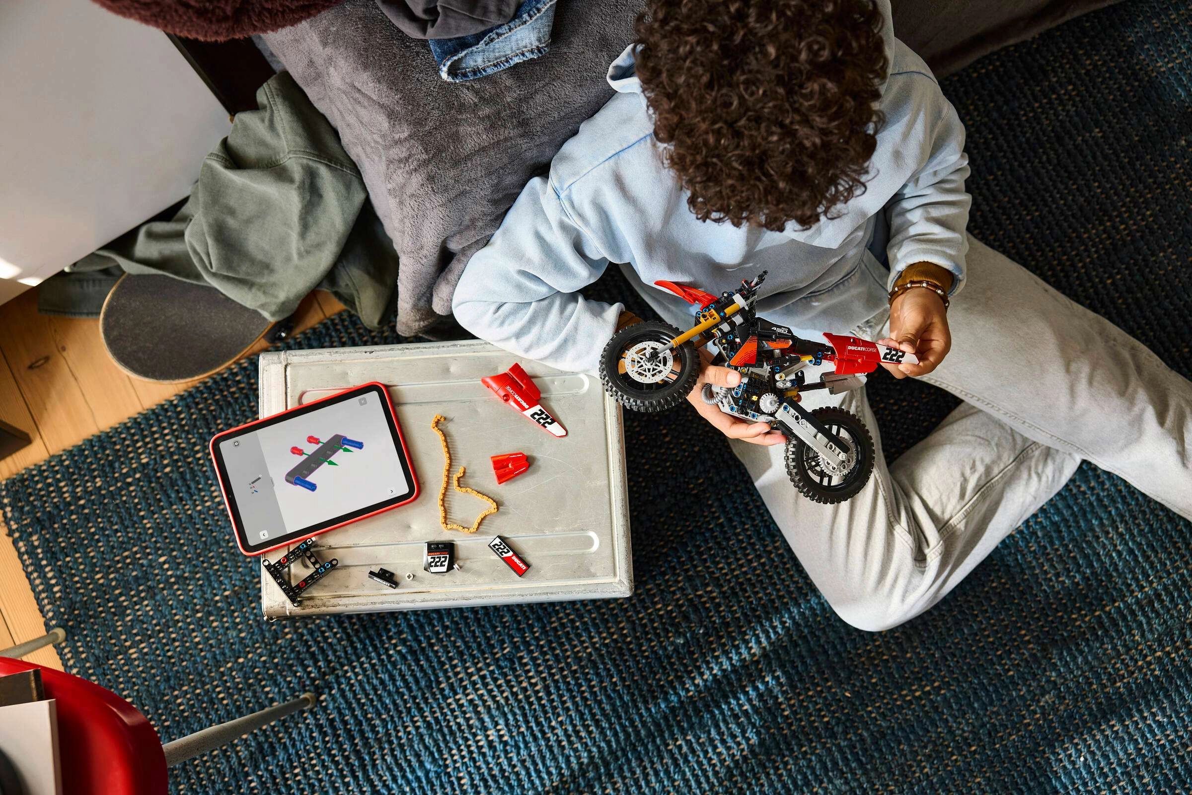Ducati и LEGO выпустили набор Technic с кроссовым Desmo450 MX Factory