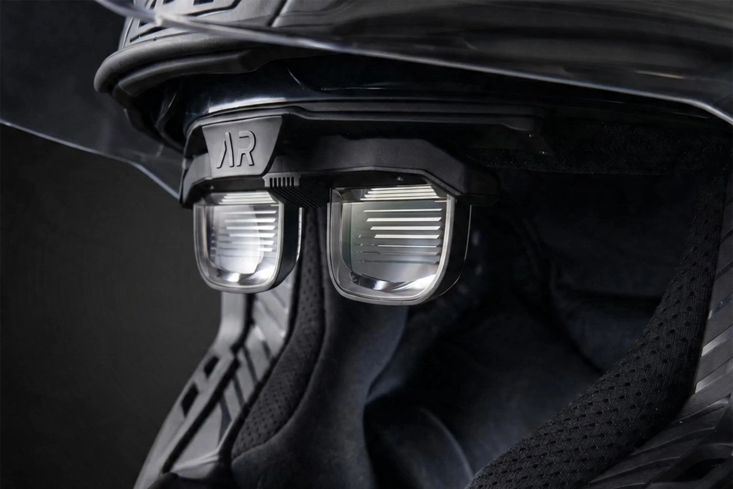 Aegis Rider Vision — мотошлем с проекционным дисплеем (HUD) Aegis Rider Vision — мотошлем с проекционным дисплеем (HUD)