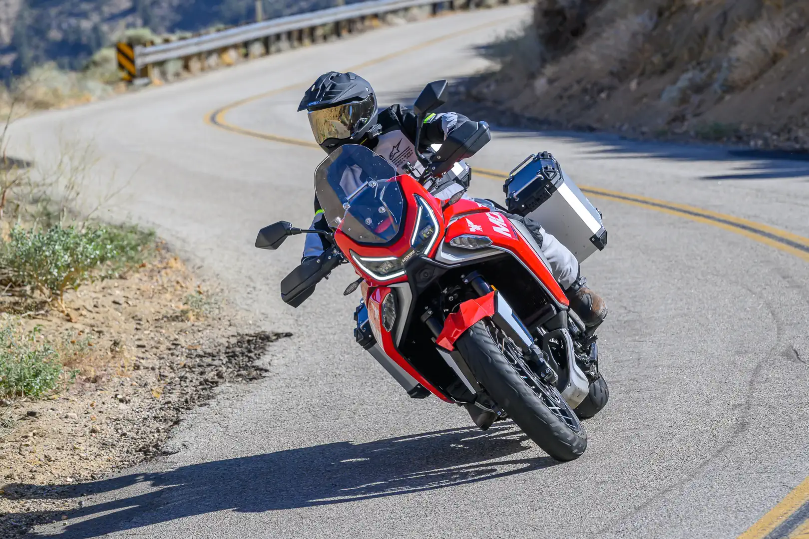 Тест Moto Morini X-Cape 1200 (2026): большой турэндуро за 12 999 долларов