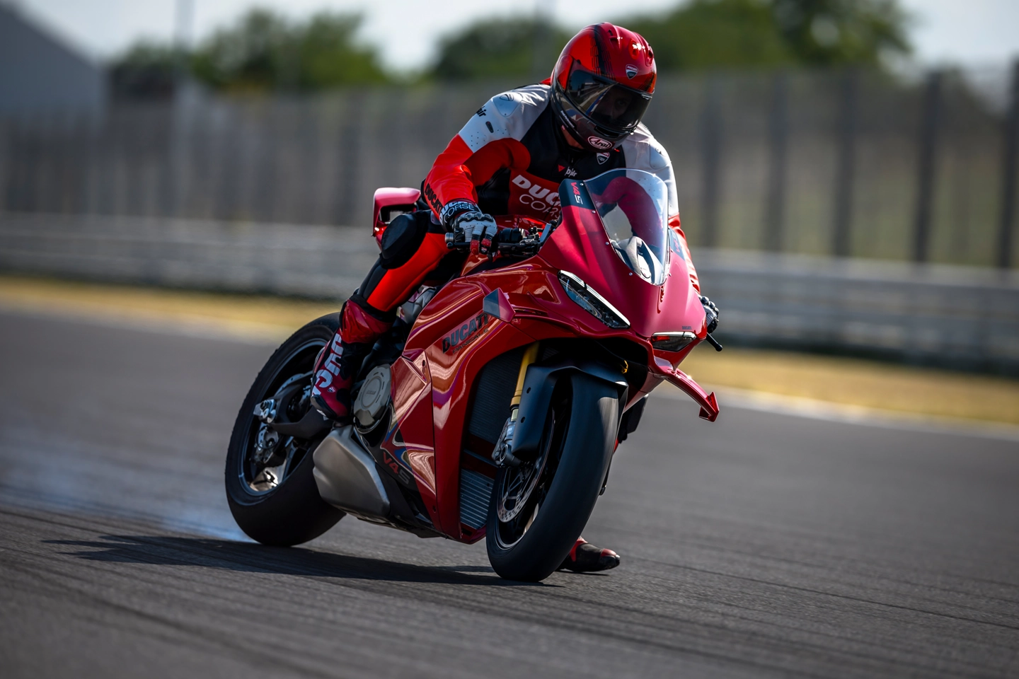 Ducati Panigale V4 2027: 218 л. с., новая электроника и шасси Ducati Panigale V4 2027: 218 л. с., новая электроника и шасси
