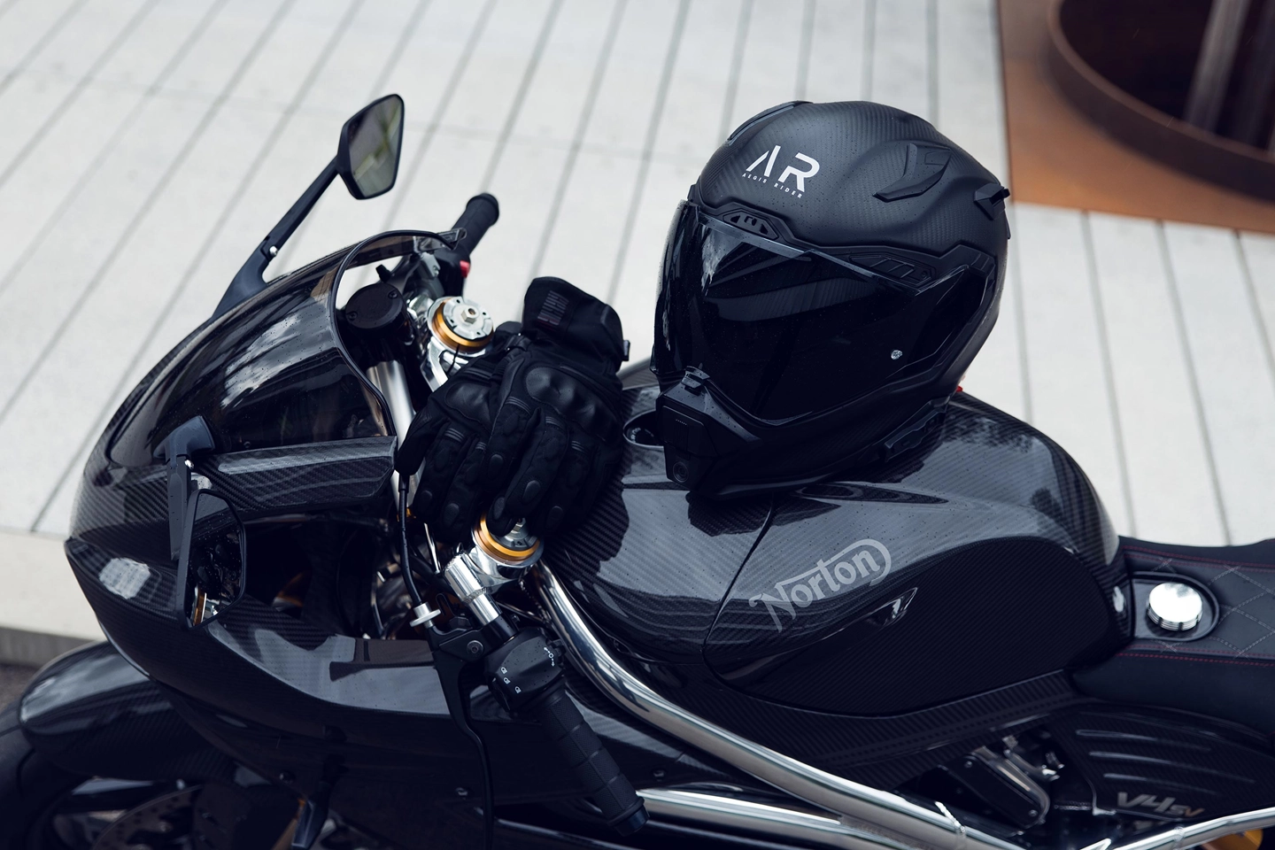 Aegis Rider Vision — мотошлем с проекционным дисплеем (HUD) Aegis Rider Vision — мотошлем с проекционным дисплеем (HUD)